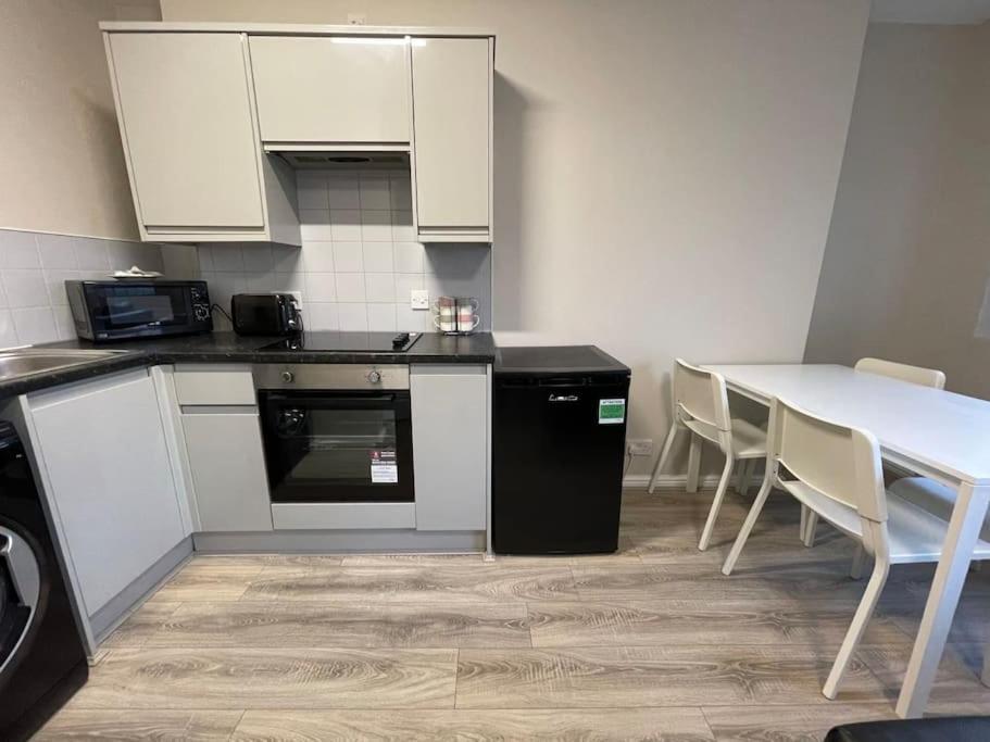 Hosted By Ryan - 1 Bedroom Apartment Liverpool Eksteriør bilde